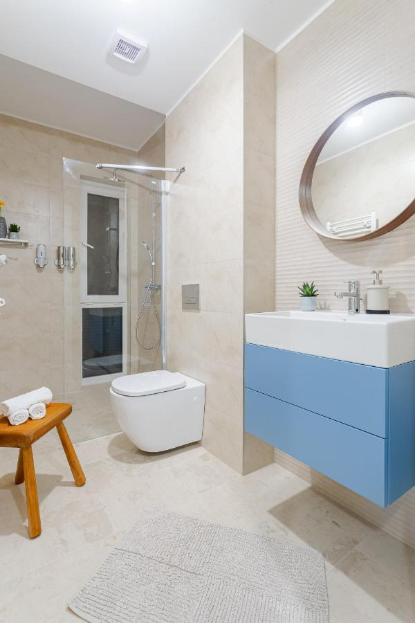 Il Lago - Azur - Cozy Luxurious Smart Home By The Lake Voluntari Eksteriør billede